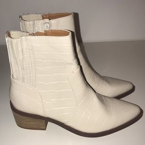 Zada Side Gore Bootie